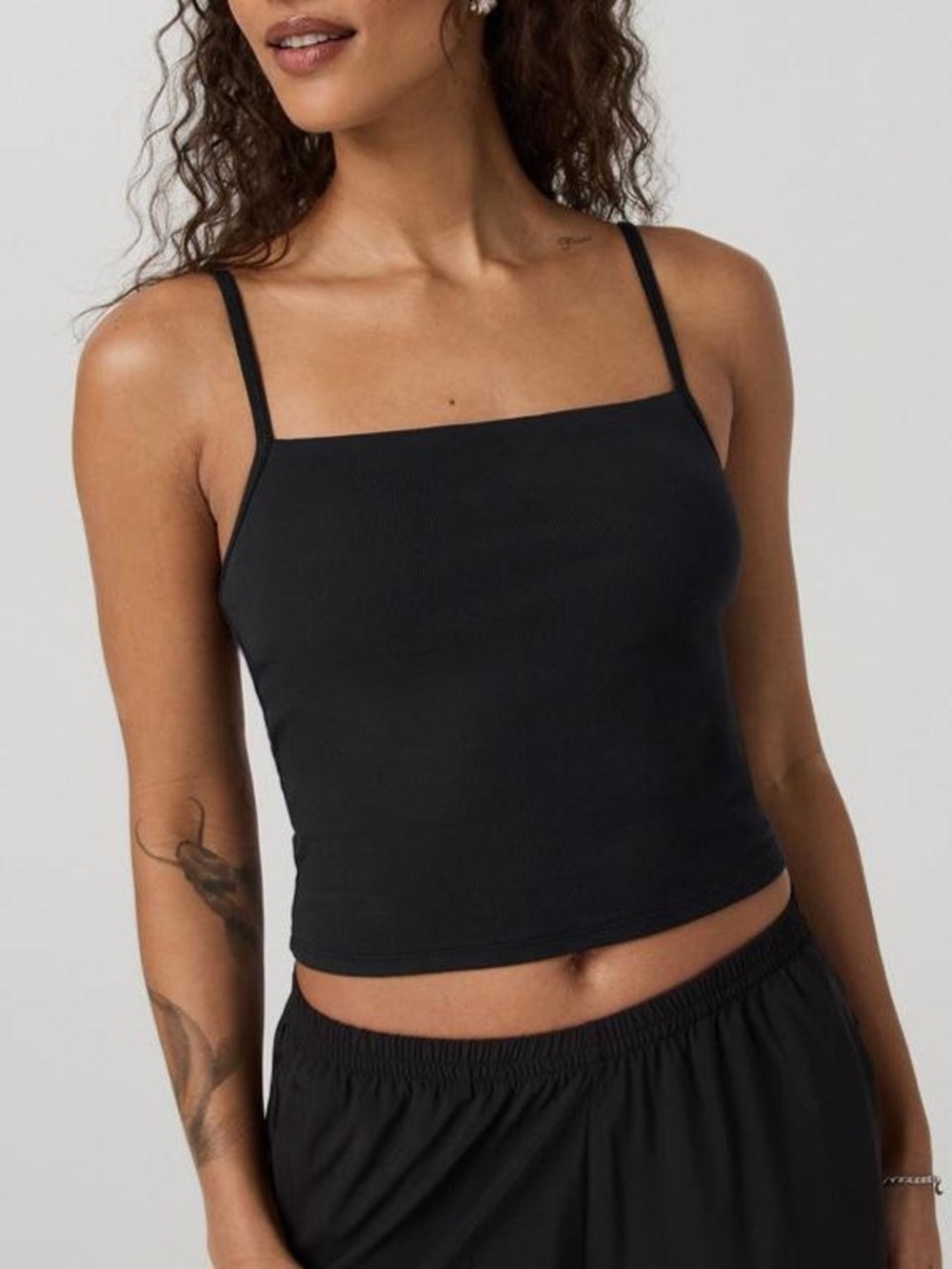 Vuori Pose Support Cami in Black. *NWT*